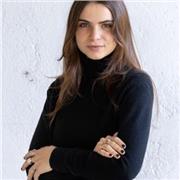 Sono una studentessa universitaria di Economia e Legislazione d'impresa presso l'Università Cattolica del Sacro Cuore di Milano